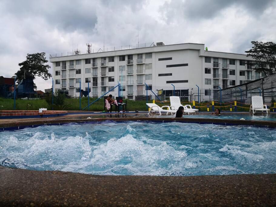 Apartamento Cerca Parque Del Cafe Con Piscina Montenegro Exteriér fotografie