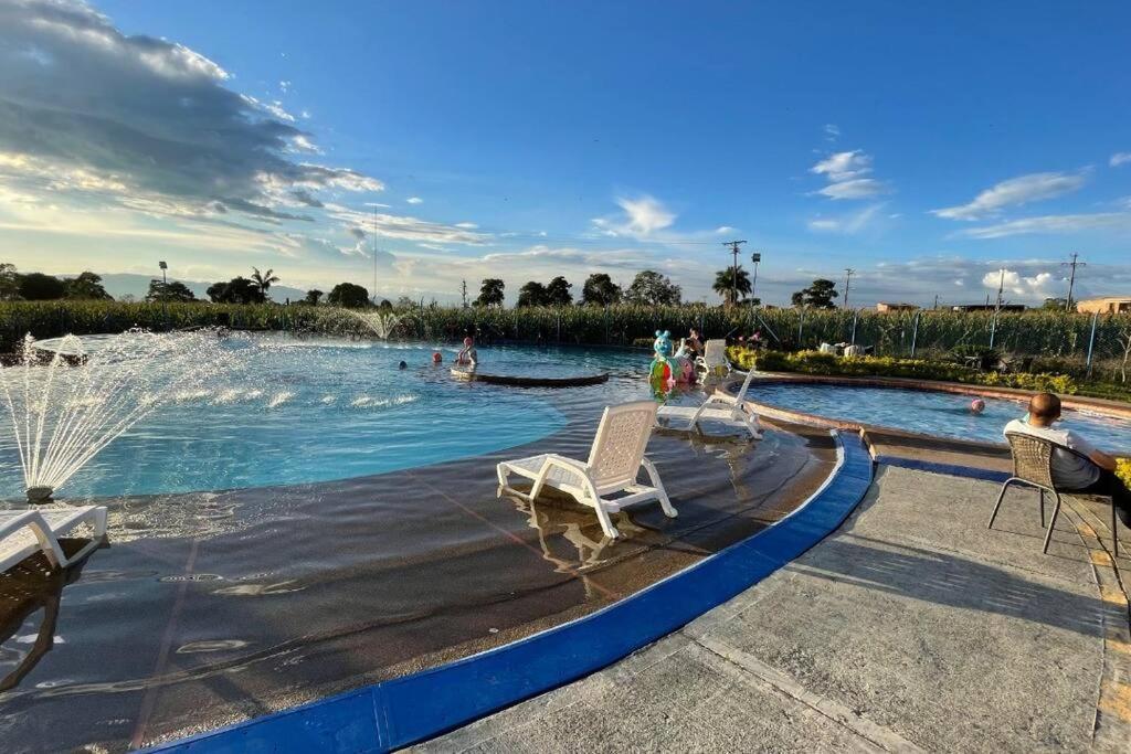 Apartamento Cerca Parque Del Cafe Con Piscina Montenegro Exteriér fotografie
