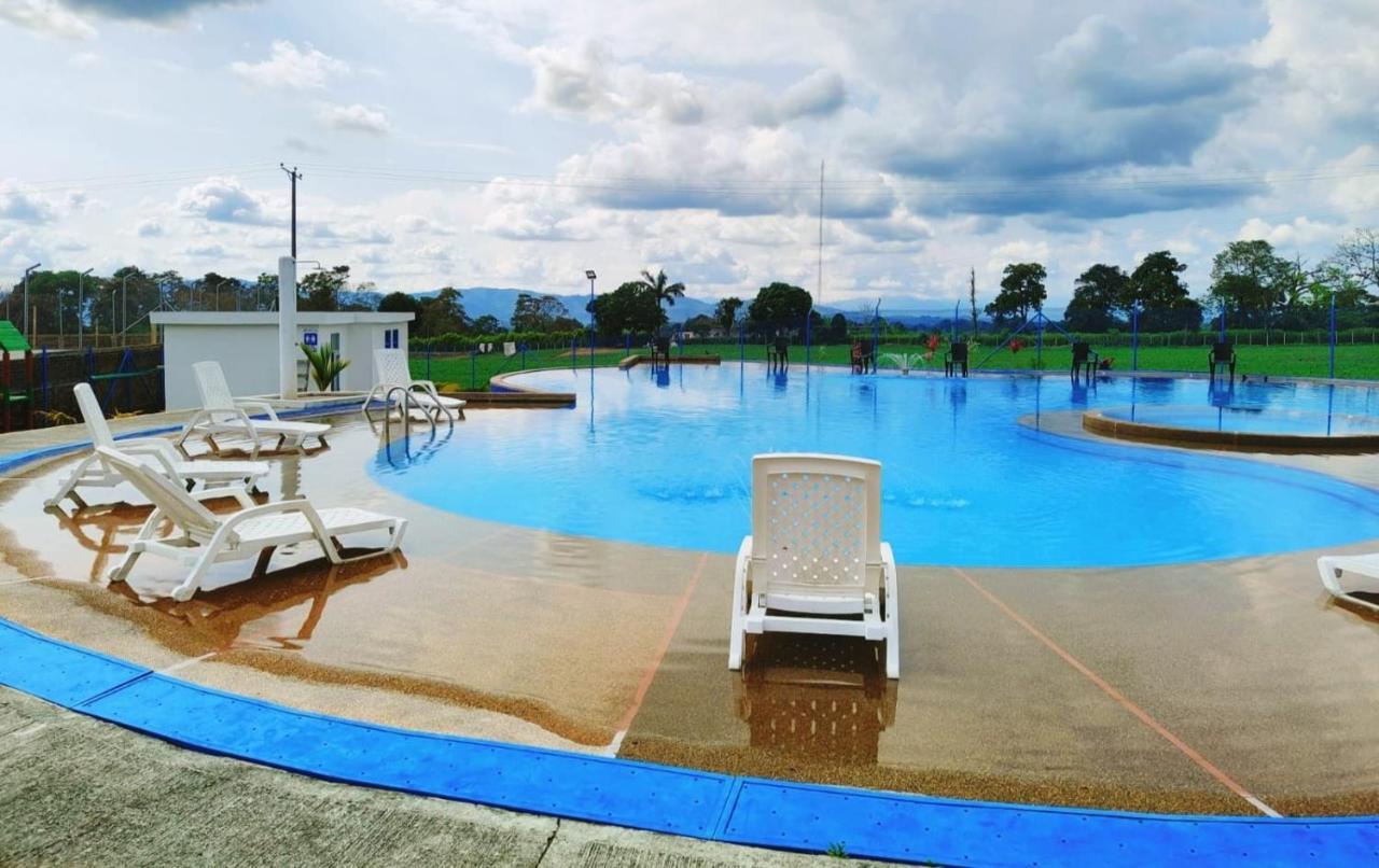 Apartamento Cerca Parque Del Cafe Con Piscina Montenegro Exteriér fotografie
