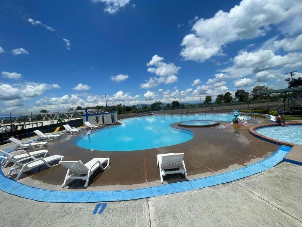 Apartamento Cerca Parque Del Cafe Con Piscina Montenegro Exteriér fotografie